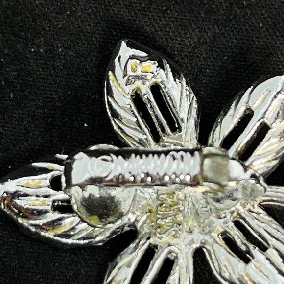 Vintage Sarah Coventry Silver Tone Maple Leaf Clip On Earrings Signed (3773) - Picture 5 of 6